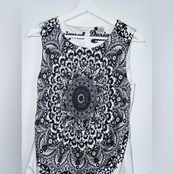 Desigual Black & White Mandala Graphic Dress Size 42 L - Picture 2 of 10